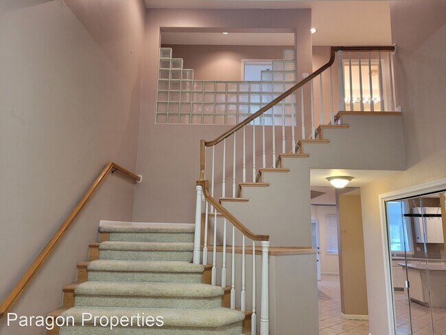 Building Photo - 4 br, 4.5 bath House - 120 Botanical Circle