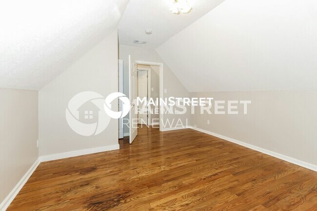 Building Photo - 5 Bedroom Pet-Friendly Home in Louisville,...