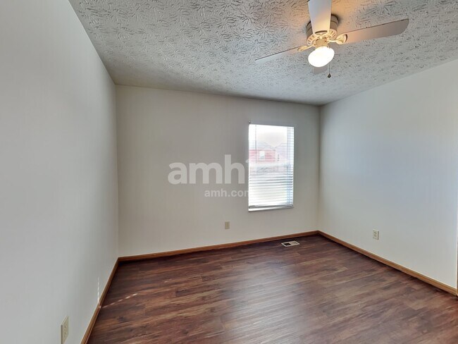 Building Photo - 3852 Winding Twig Dr