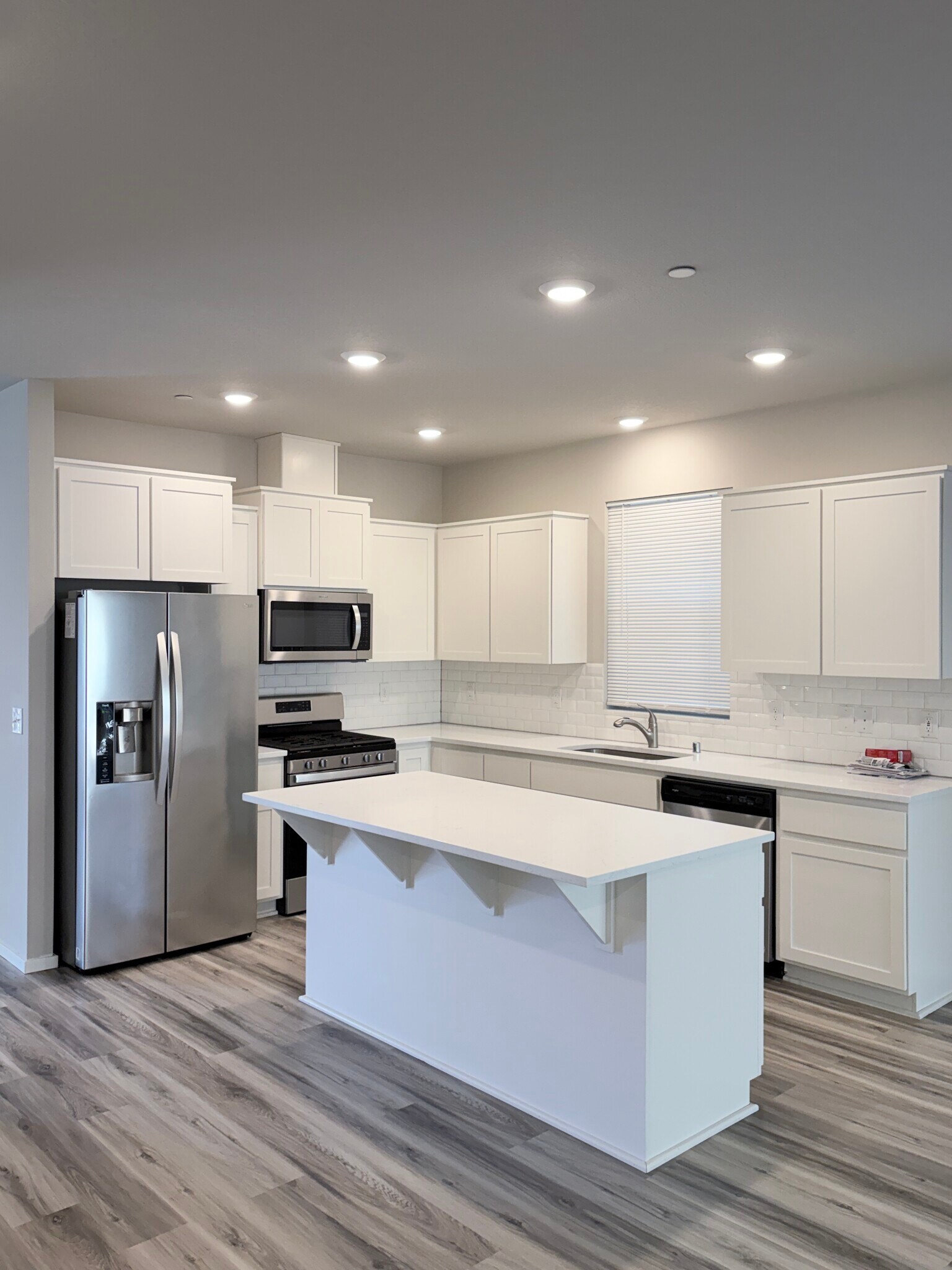 Building Photo - 9452 N Chestnut Ct