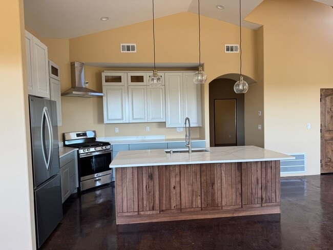 Building Photo - Brand new 3 bedroom, 2 bathroom home in Cedar Crest, NM