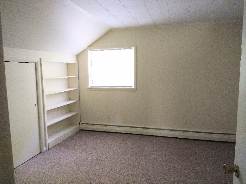 Building Photo - 261 S Riverside Rd