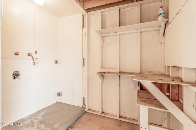 Building Photo - 5505 W Sunnyslope Ln