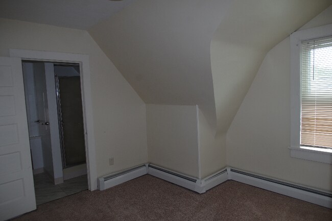 Building Photo - 531 N Main St