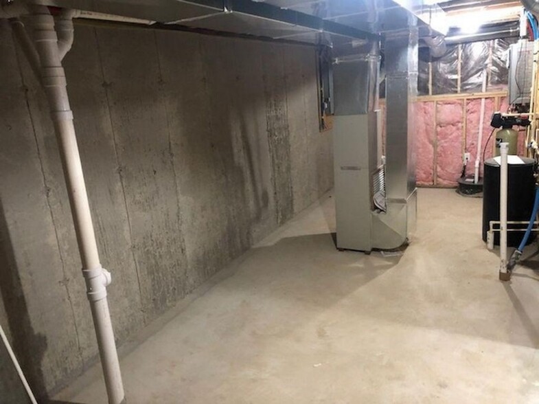 Tons of storage! - 6056 Driscoll Dr