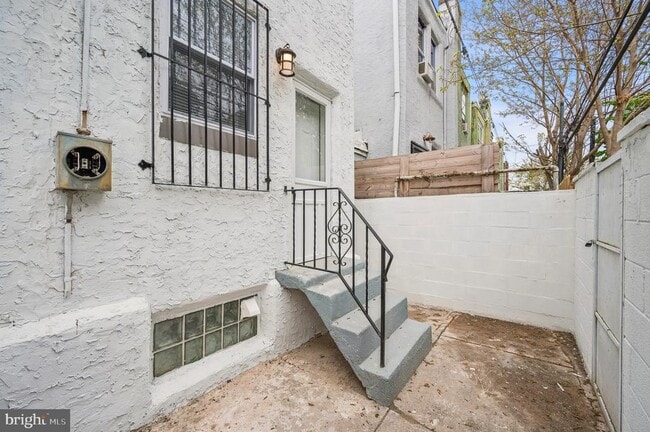 Building Photo - 1523 S Etting St