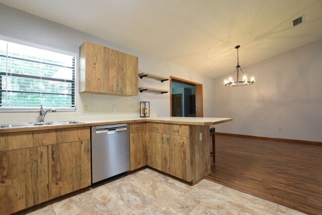 Building Photo - 3 br, 2 bath House - 236 Secret Way