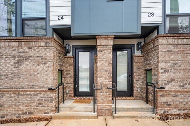 Building Photo - 411 Charles Ave