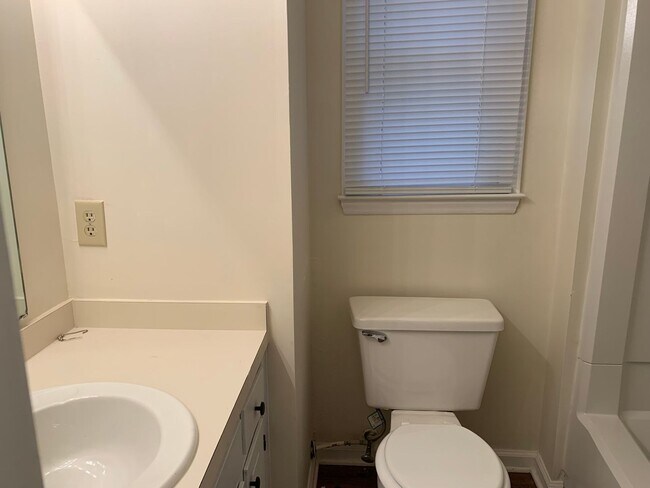 Building Photo - 7601