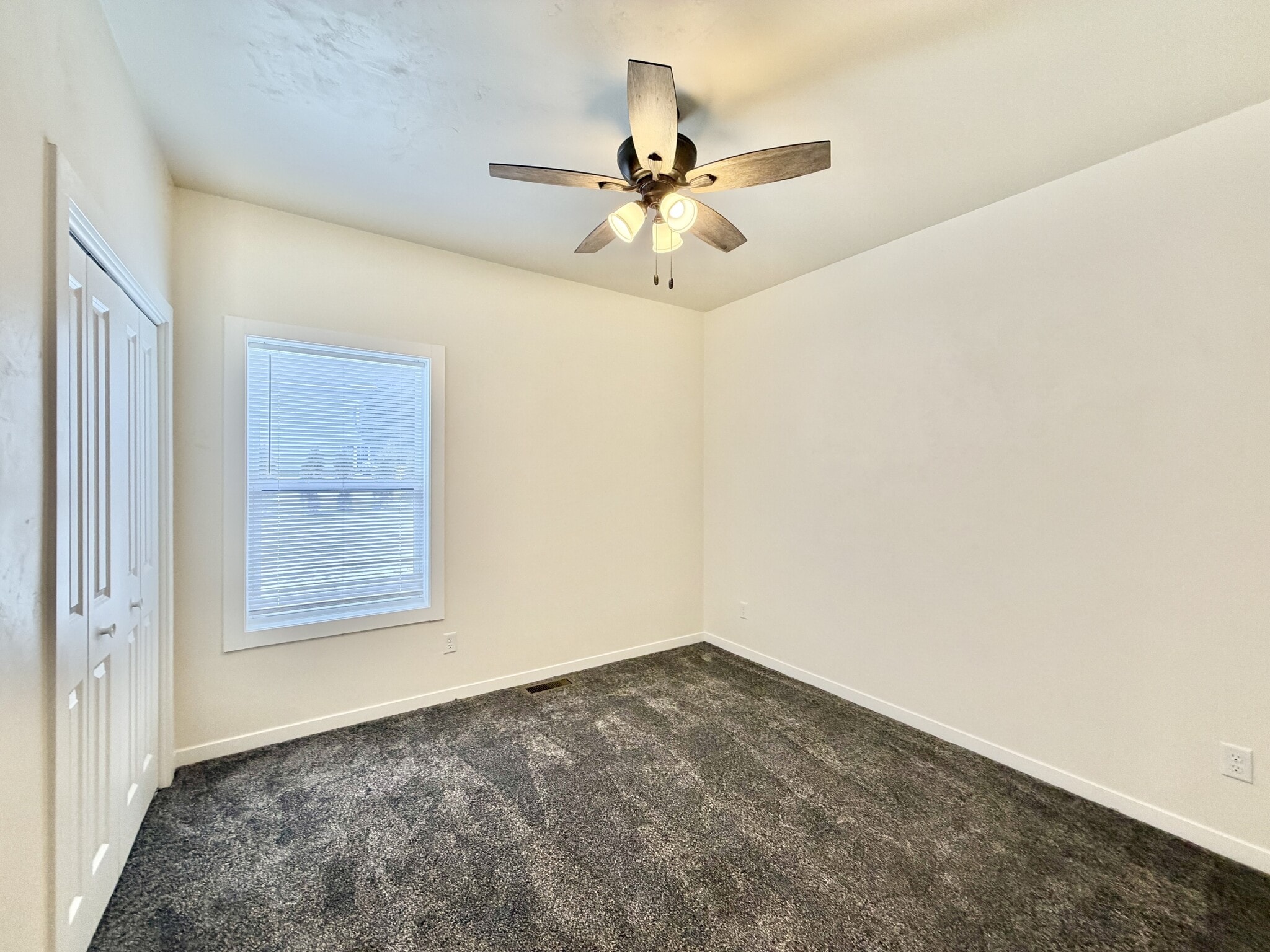 Building Photo - 3018 Mineral Point Ave