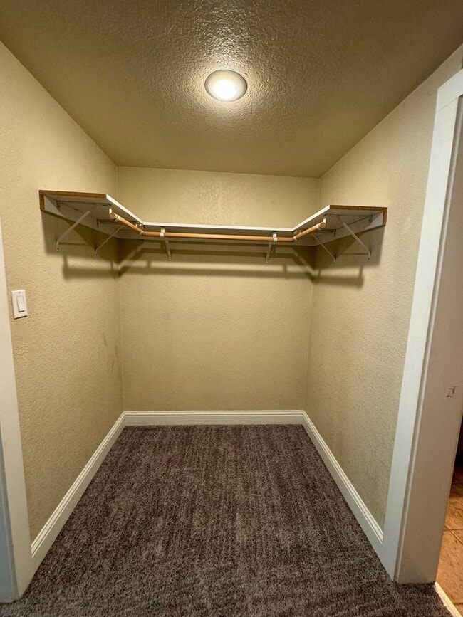 Building Photo - 3 bed 2.5 bath near Pacific Terrace