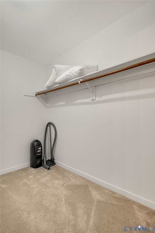 Building Photo - 9621 Peppertree Dr