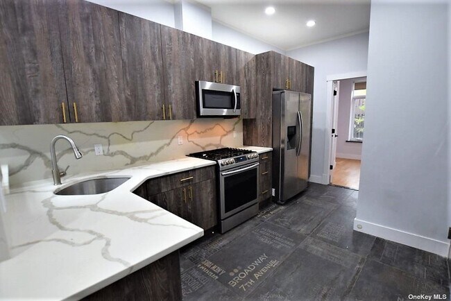 Building Photo - 48-54-54 46th St