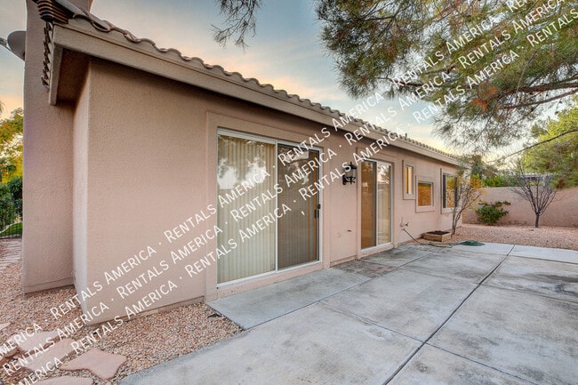 Building Photo - 8960 Echo Ridge Dr