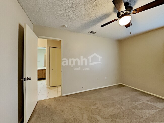 Building Photo - 5614 Misty Gln