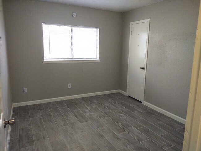 Building Photo - 2187 Pilgrims Bend Dr