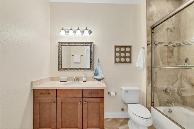 Building Photo - 455 Nokomis Ave S