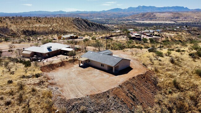 Building Photo - 1563 Ovalo Ct
