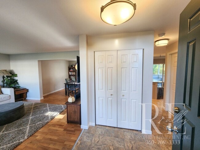 Building Photo - Elegant Silverdale Home with Private Backyard Oasis