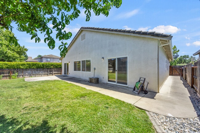Building Photo - 9259 Crystal Falls Way