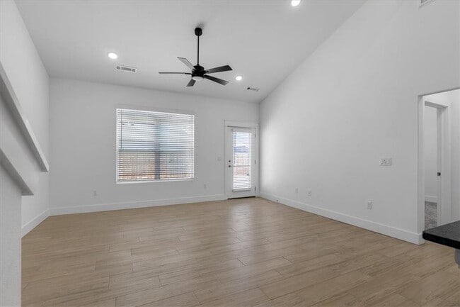 Building Photo - 717 Sun Meadows Loop