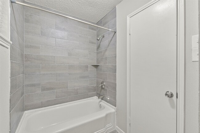 Building Photo - 16310 Cavendish Dr