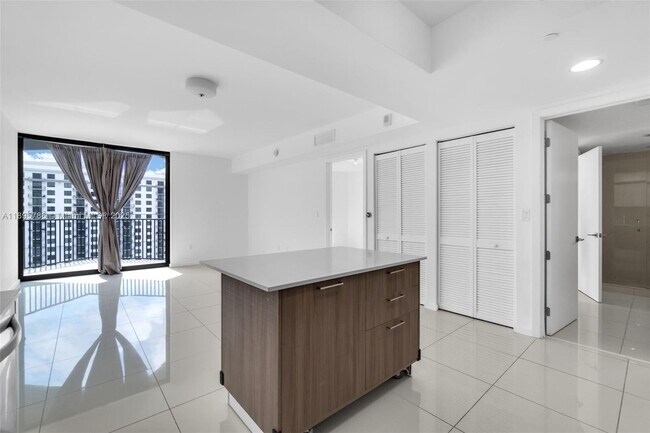 Building Photo - 5252 NW 85th Ave