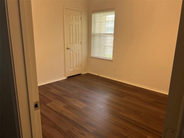 Building Photo - 800 Mahogany Dr