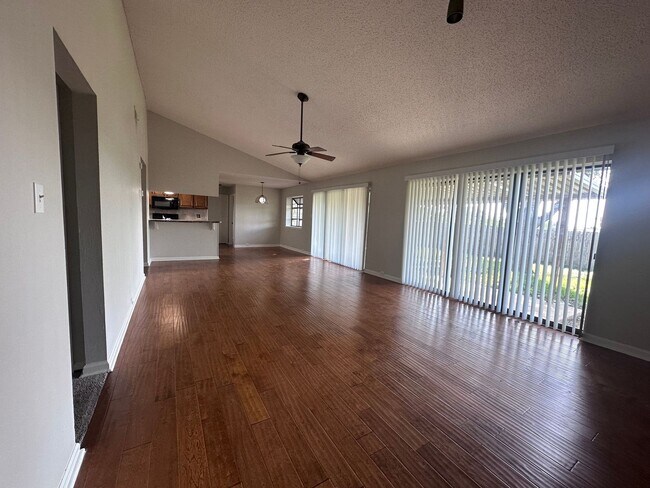 Building Photo - BEAUTIFUL WOOD FLOORING IN THIS 3 BR IN FO...