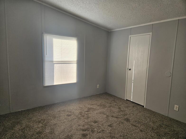 Building Photo - 41 Lynnwood Cir