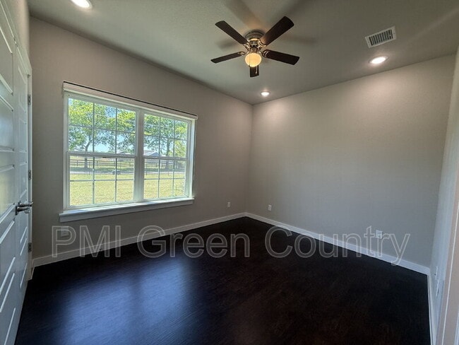 Building Photo - 13523 S Mingo Rd