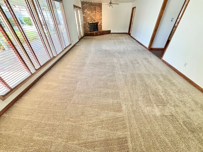 Building Photo - New Carpet and Paint, NO HOA, 3 Bed, 2 Bath home with Pool.