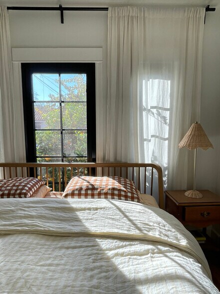 Building Photo - 7715 Waring Ave