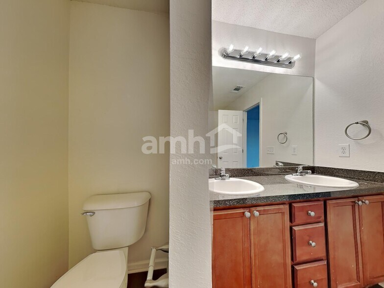 Building Photo - 506 Diamond Cut