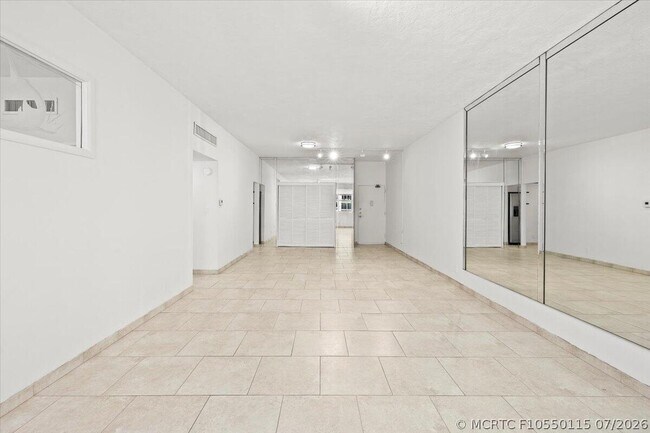Building Photo - 4250 Galt Ocean Dr
