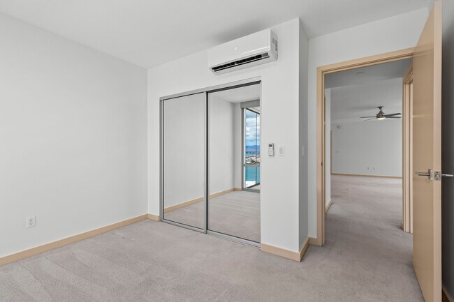 Building Photo - 555 South St