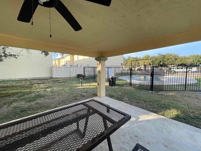 Building Photo - 1000 Ranchway Dr