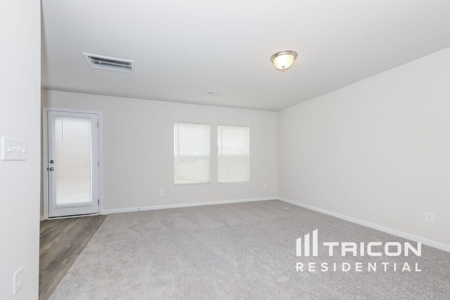 Building Photo - 435 Oakleigh Ln