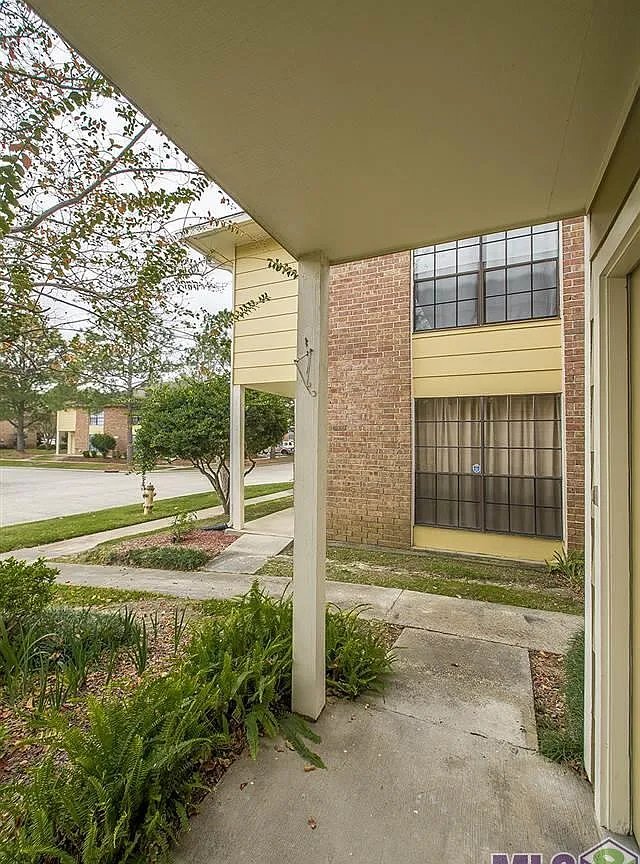 Building Photo - 10213 Ballina Ave
