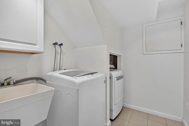 Building Photo - 6905 Stonewood Ct