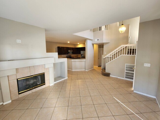 Building Photo - 4 Bedroom House in Eastlake - Championship Classics Community