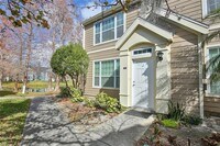 Building Photo - 5570 Rosehill Rd
