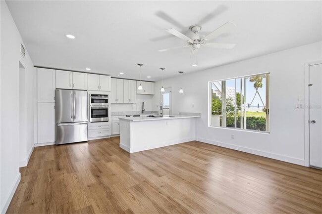 Building Photo - 765 John Ringling Blvd