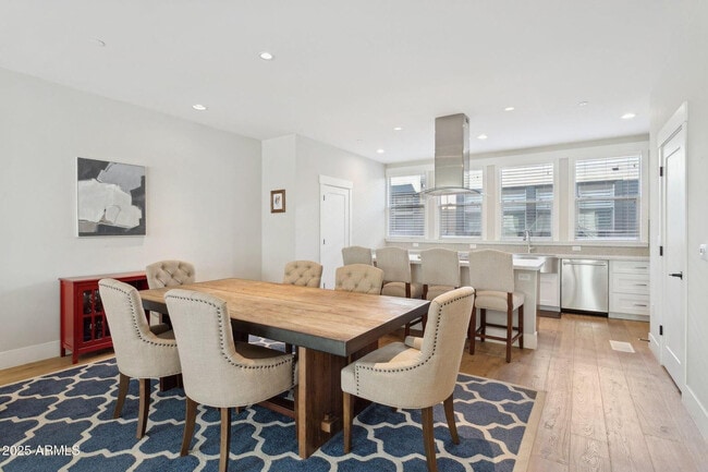 Building Photo - 1400 E Bethany Home Rd