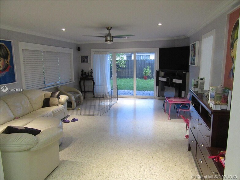 Building Photo - 140 NW 190th St