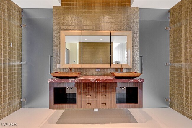 Building Photo - 3750 S Las Vegas Blvd