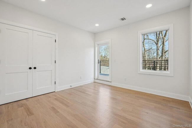 Building Photo - 400 Phillips Hill Rd