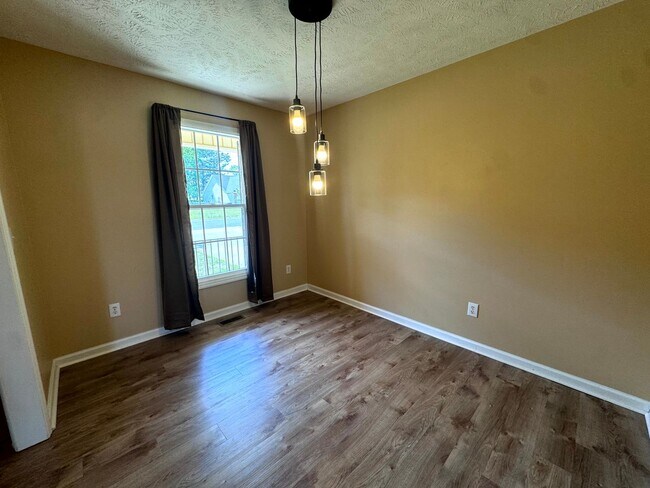 Building Photo - 109 Belle Boyd Dr