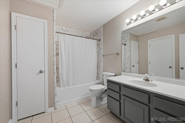 Building Photo - 306 E Conley Dr
