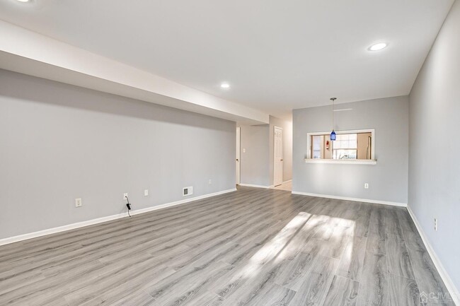 Building Photo - 1209 Woodbridge Commons Way